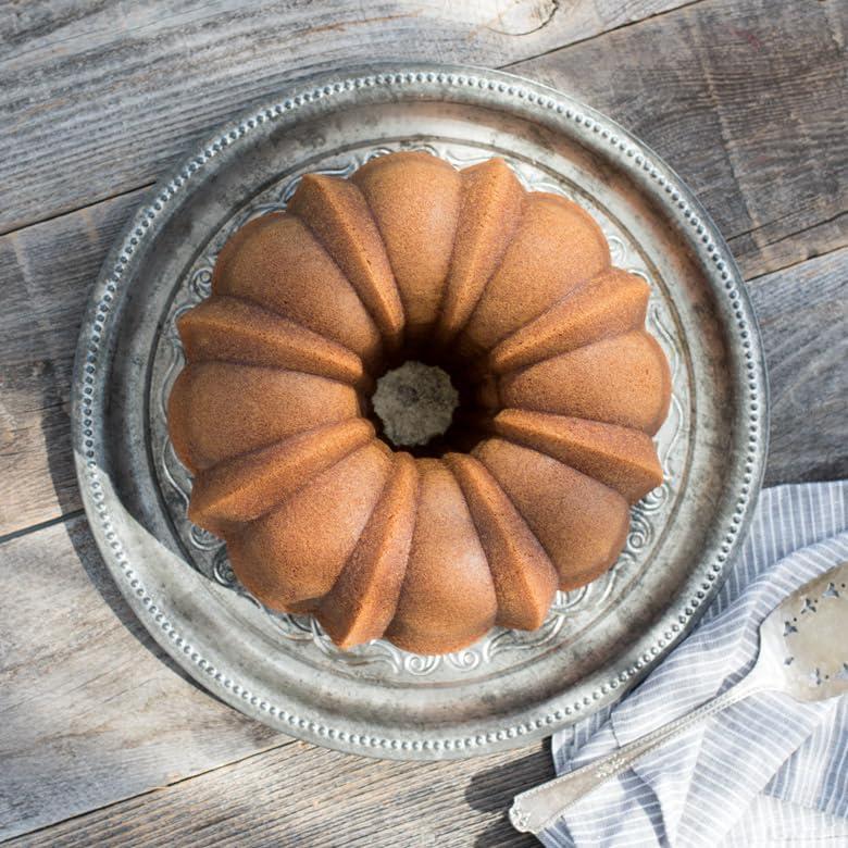 imageNordic Ware Anniversary Bundt 15 Cup Silver