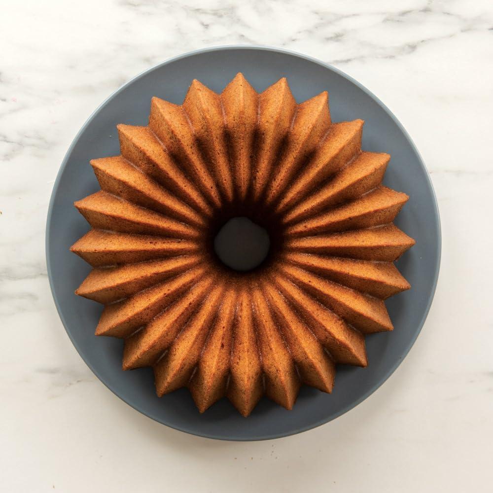 imageNordic Ware Brilliance Bundt 10 Cup GoldBundt 10Cup
