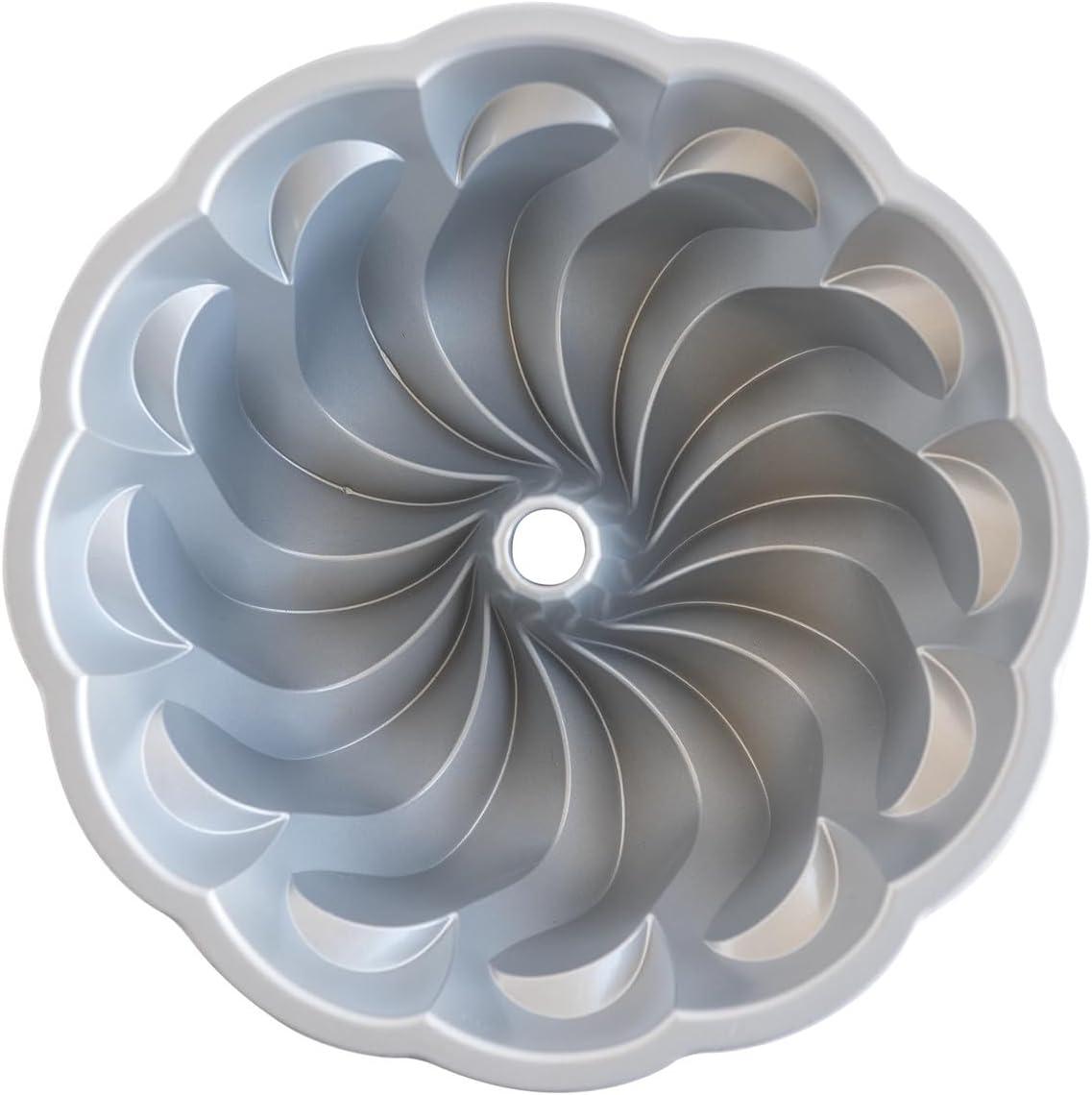 imageNordic Ware Pirouette Bundt10 Cups