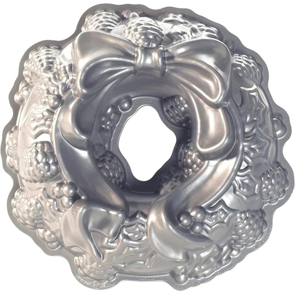 imageNordic Ware Platinum Holiday Wreath Bundt Pan