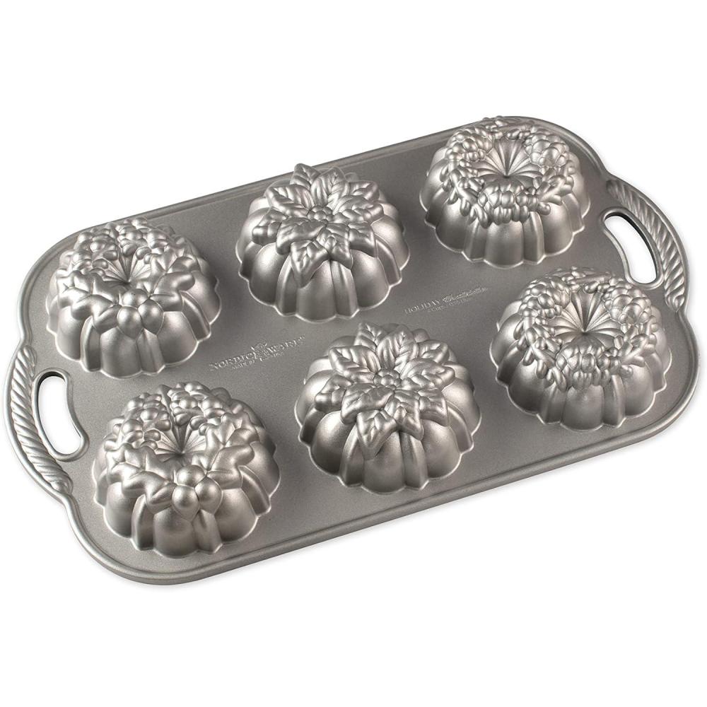 imageNordic Ware Wreathlettes4Cup