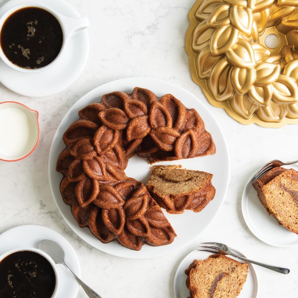 image:imageNordic Ware Laurel Wreath Bundt 10Cup Gold
