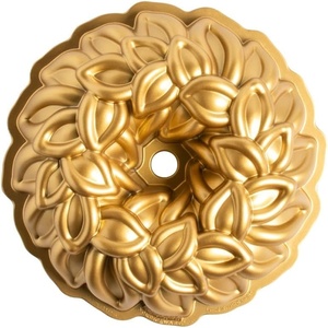 Nordic Ware Laurel Wreath Bundt, 10-Cup, Gold